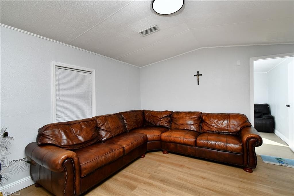 22950 Tinas LN-22