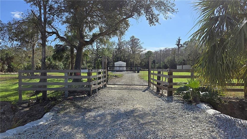 22950 Tinas LN-36