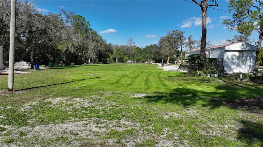 22950 Tinas LN-32