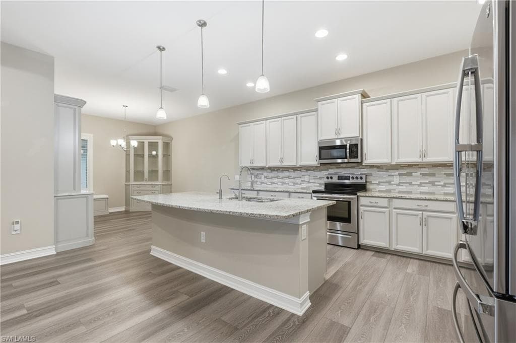 10240 Avonleigh DR-16