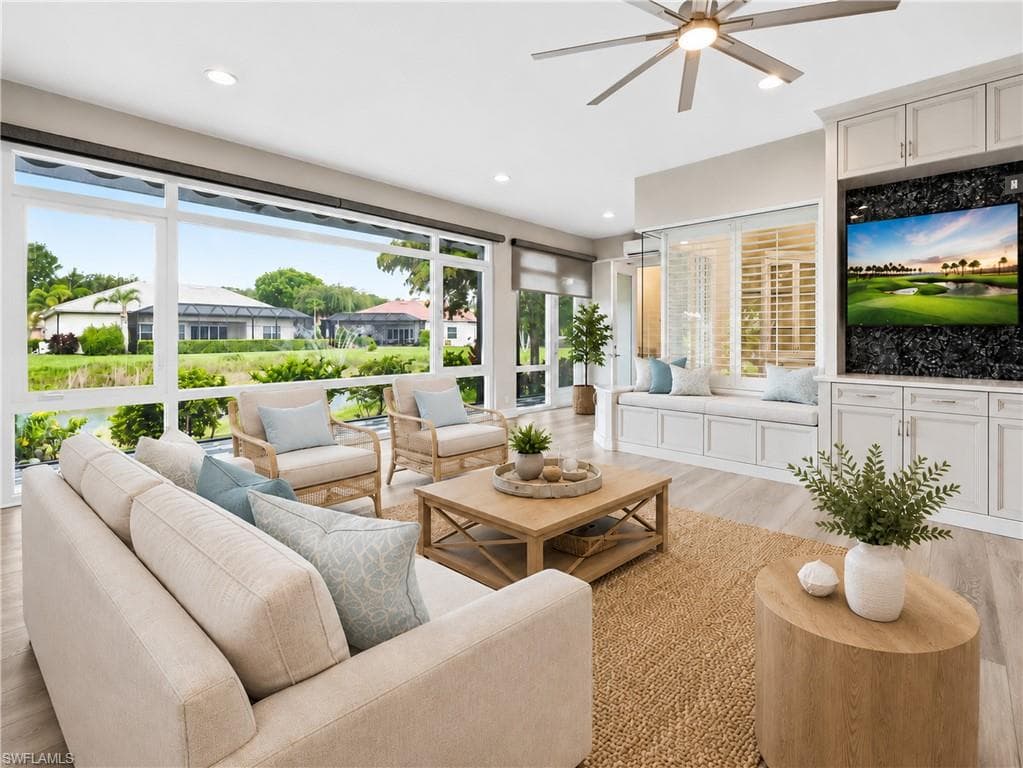 10240 Avonleigh DR-8
