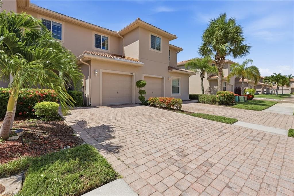 3818 Clearbrook LN-3