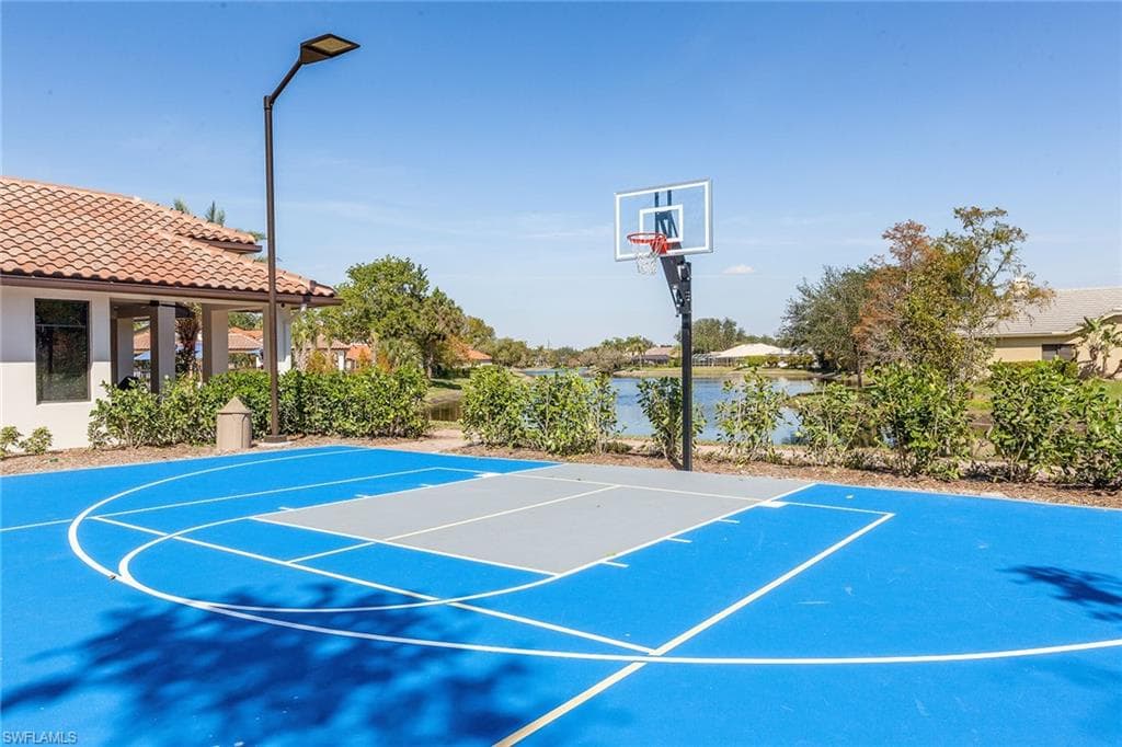 2036 Laguna WAY-50