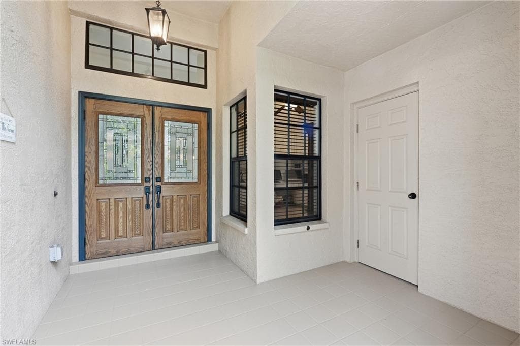 8185 Breton CIR-5
