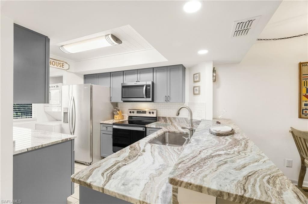 6645 Estero BLVD 305-6