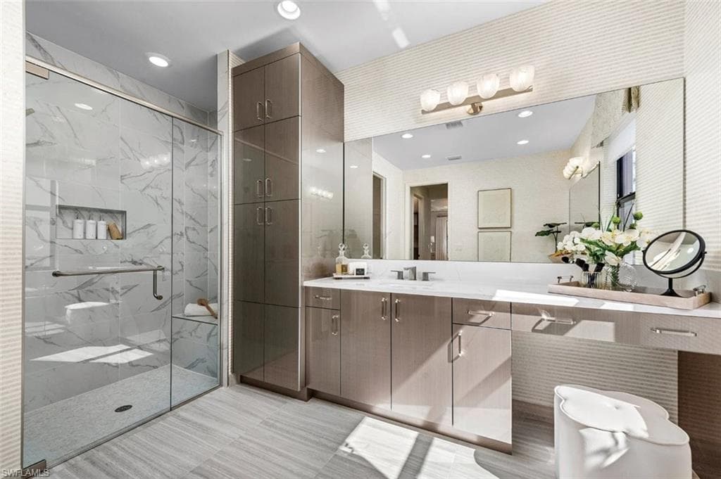 3783 Gilmores PL-7