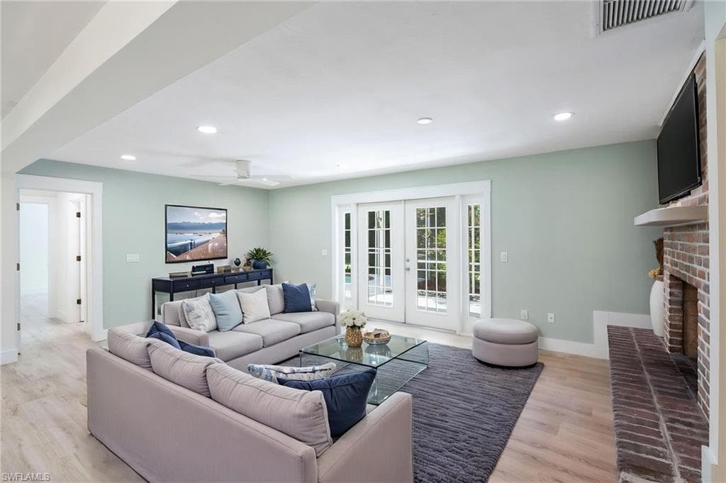 15180 Briar Ridge CIR-16