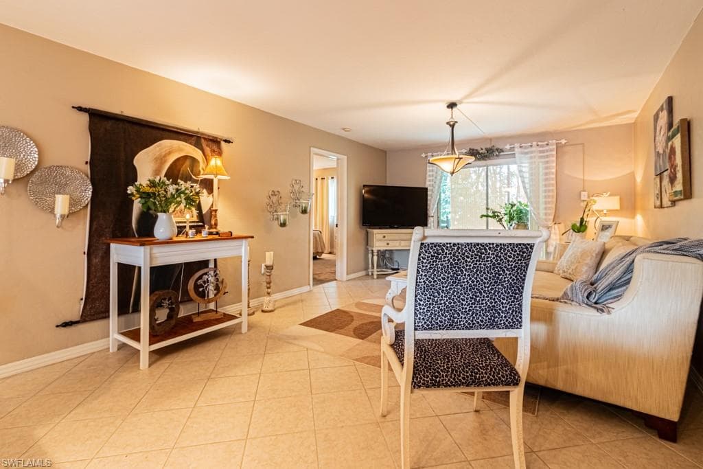 130 Cypress WAY E 1-22