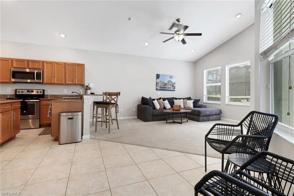 6773 Southern Oak CT-16