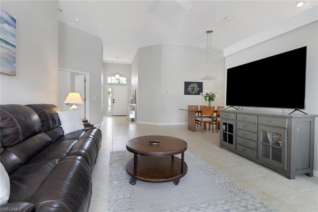 6773 Southern Oak CT-8