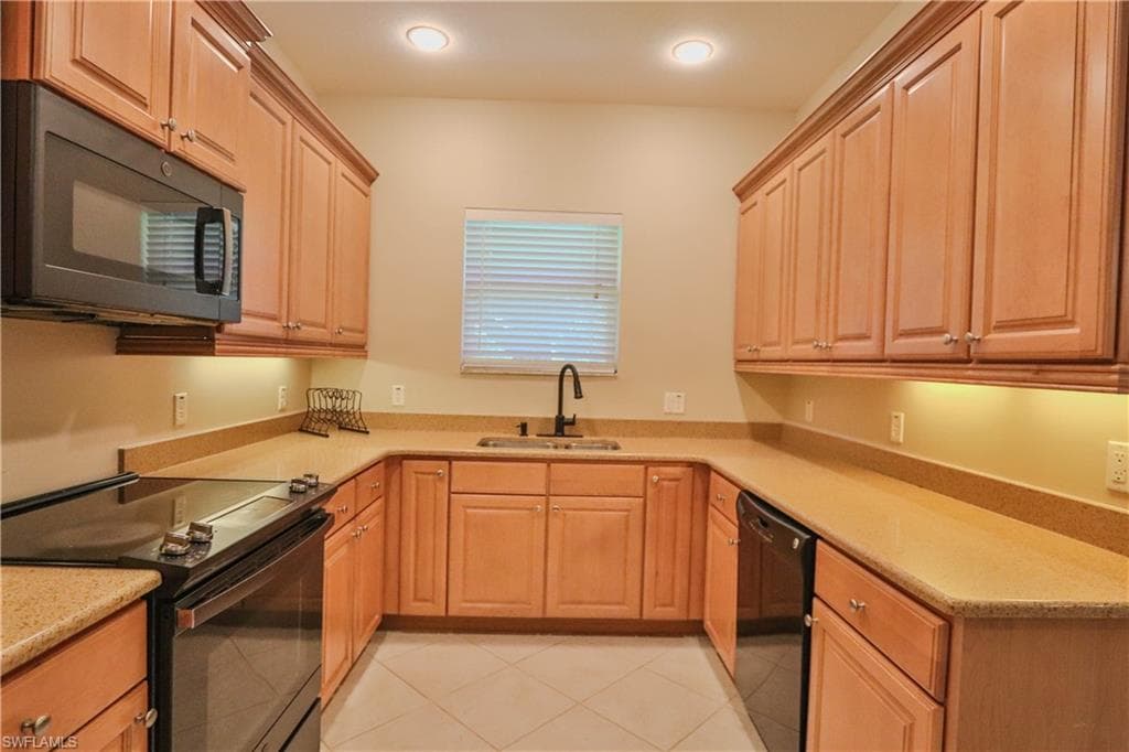 4341 Lazio WAY 1209-8