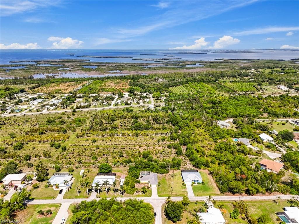 11693 OAKLAND DR-35