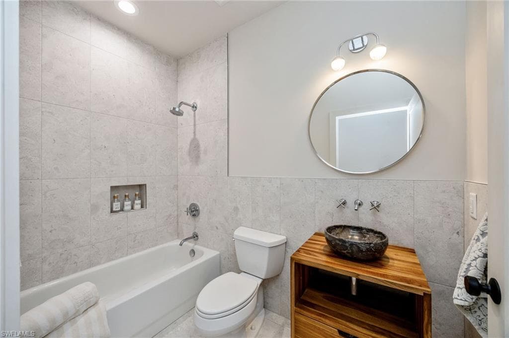 7128 Timberland CIR 201-20