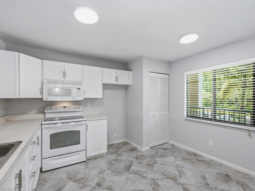 5784 Deauville CIR B204-8
