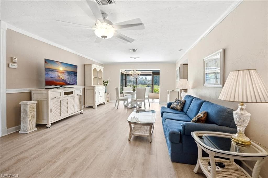 120 Fleur De Lis LN-6