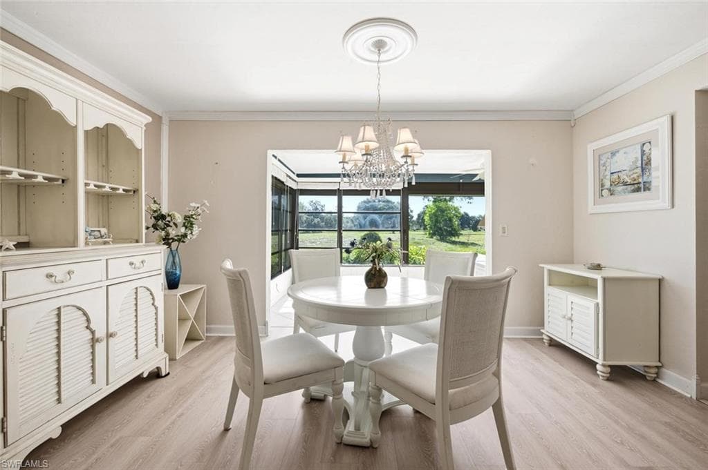 120 Fleur De Lis LN-7