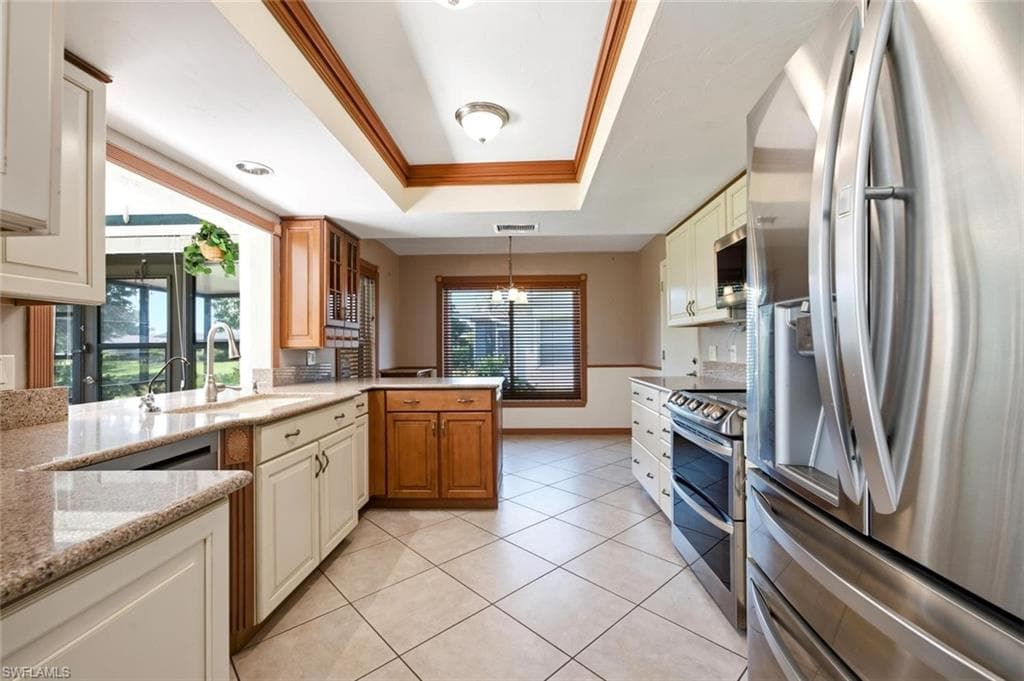 120 Fleur De Lis LN-9