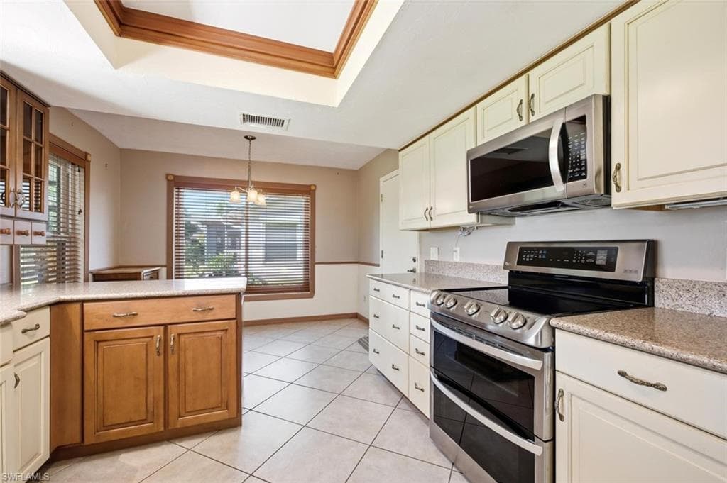 120 Fleur De Lis LN-11