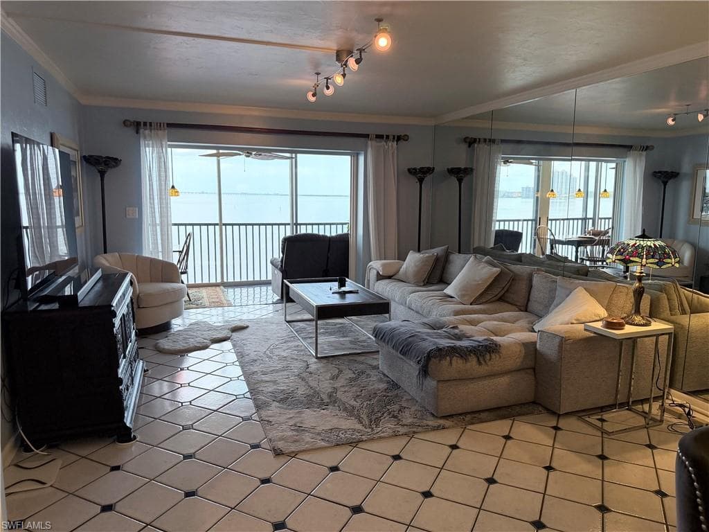 3350 N Key DR 813-10