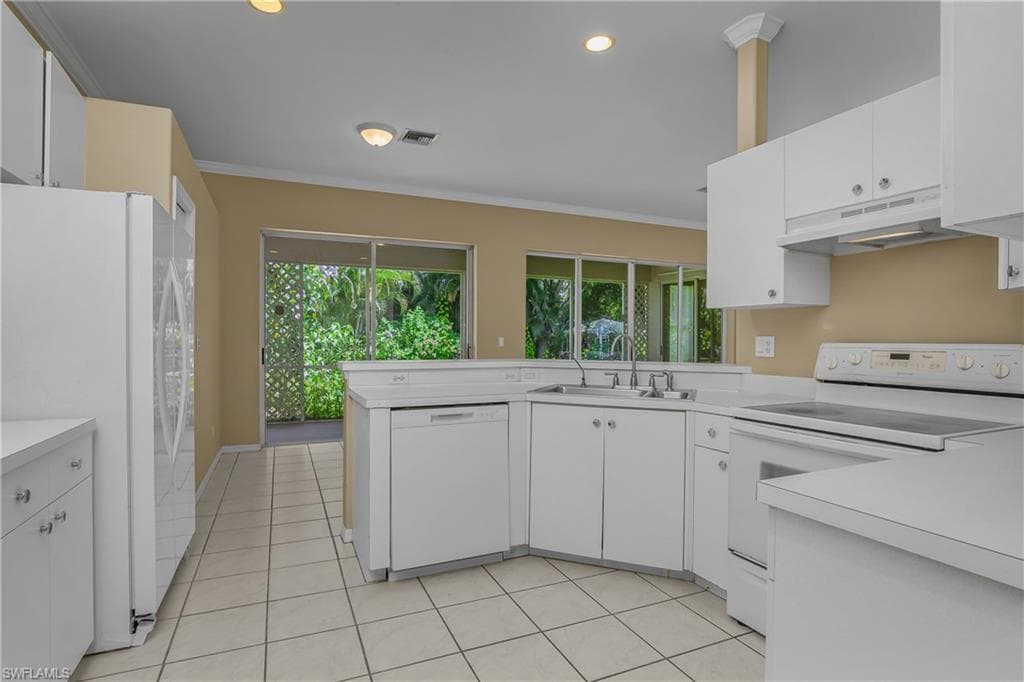 11082 LAKELAND CIR-13
