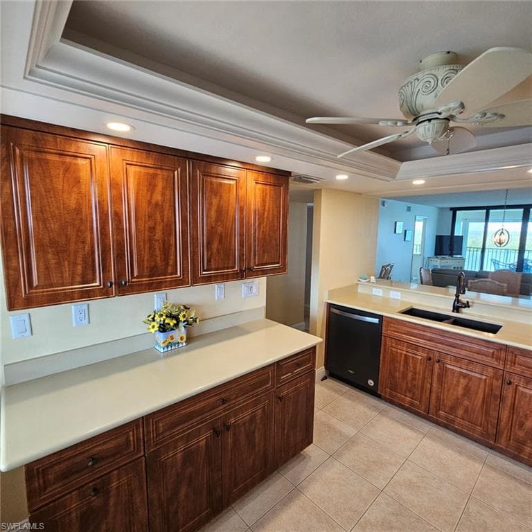 4253 Bay Beach LN C6-13
