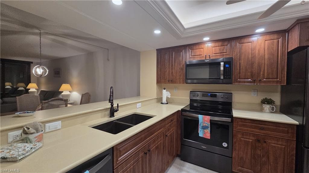 4253 Bay Beach LN C6-12