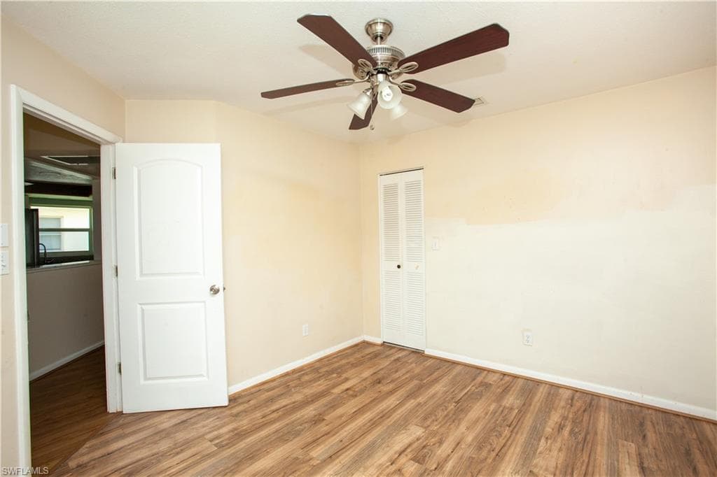 323 Dania ST-24