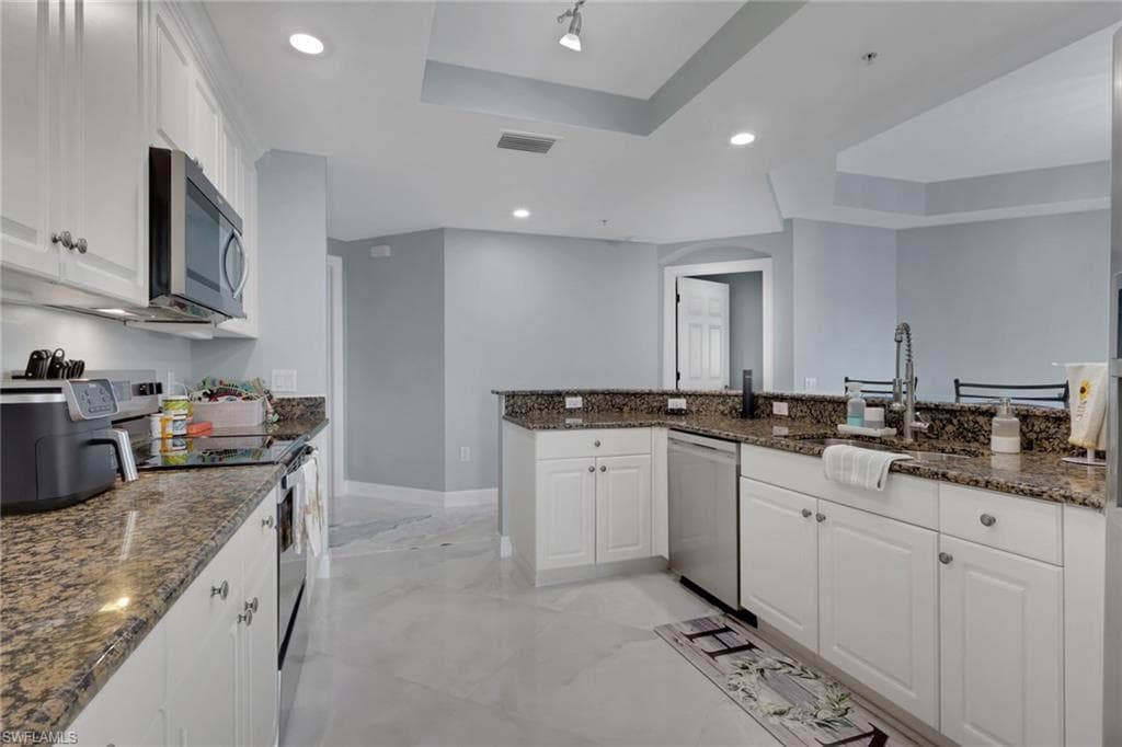 2743 1ST ST 2106-12
