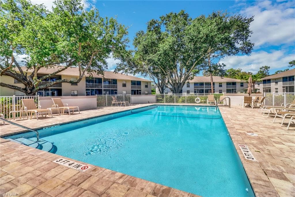 1358 Derbyshire CT F201-28