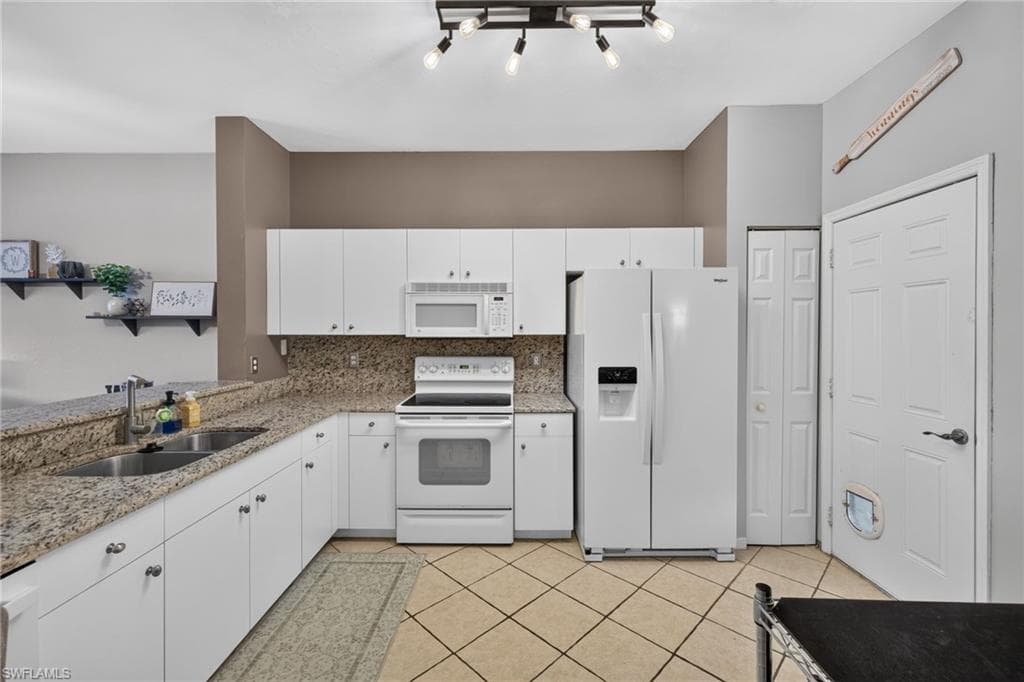 3009 Palmetto Oak DR 103-9