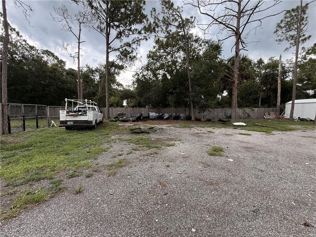 8219 Bartholomew DR-19