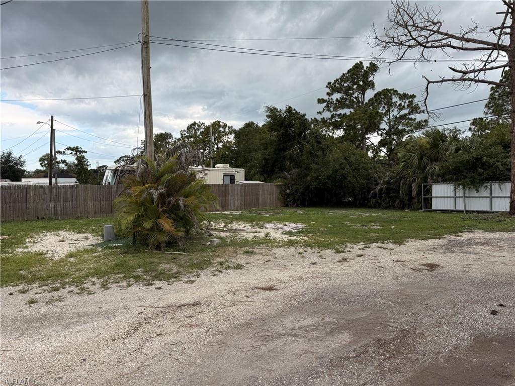 8219 Bartholomew DR-8