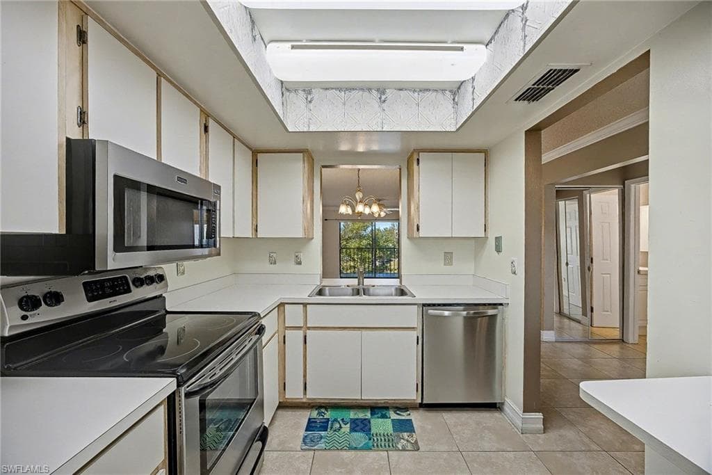 423 Cape Coral PKWY W 202-6