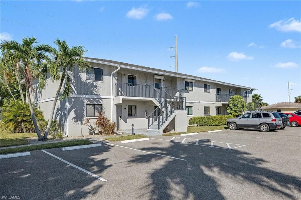 423 Cape Coral PKWY W 202-8
