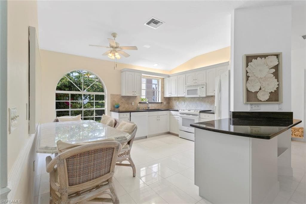 930 Moon Lake DR-7