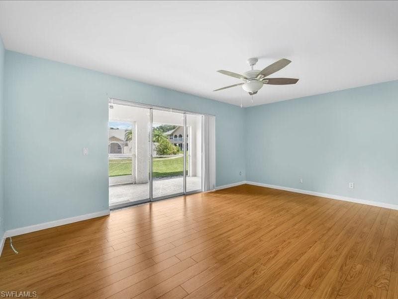 28 Cosmopolitan DR 15-27
