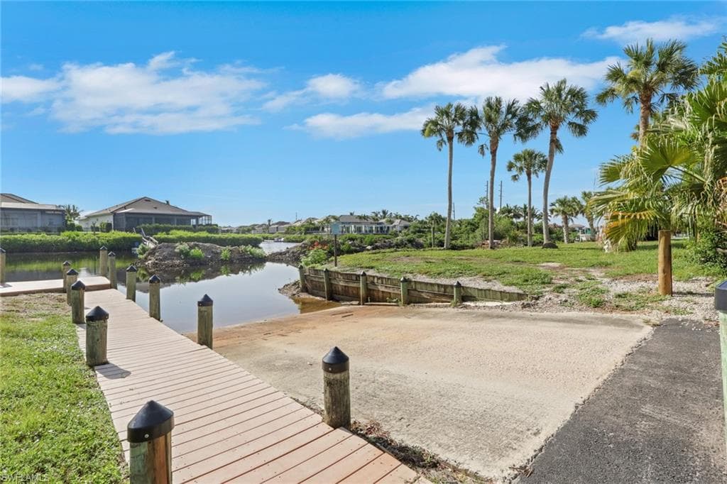 6085 Lake Front DR-23