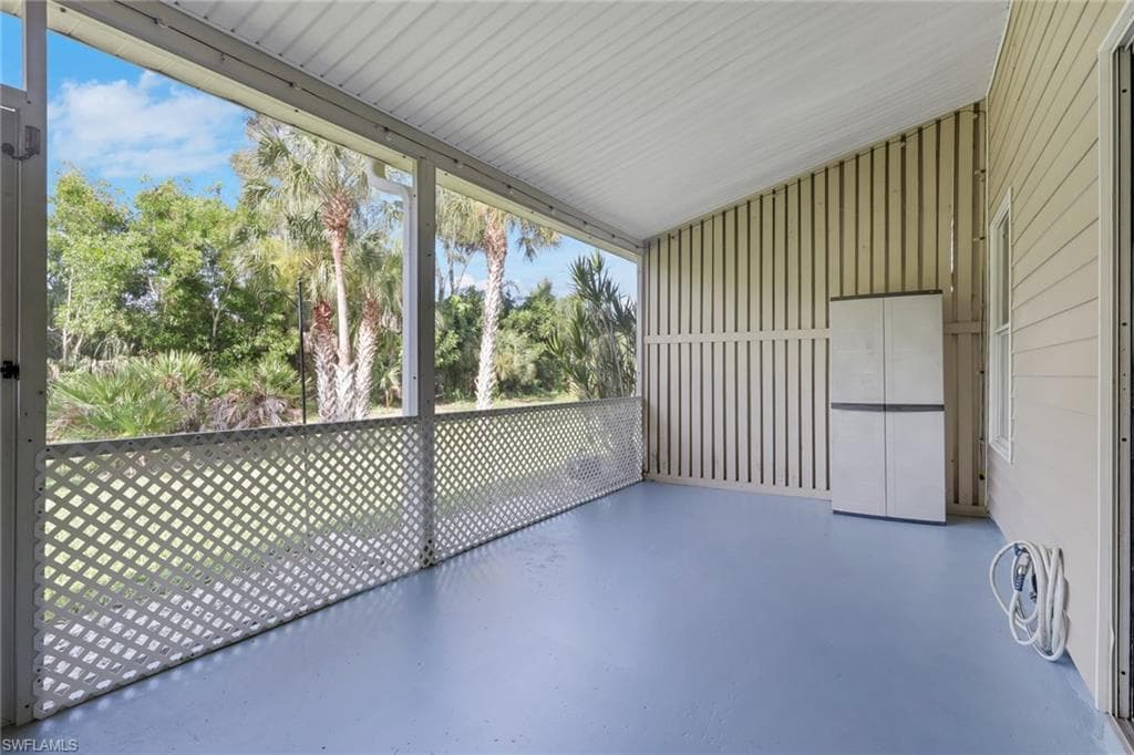 6085 Lake Front DR-16