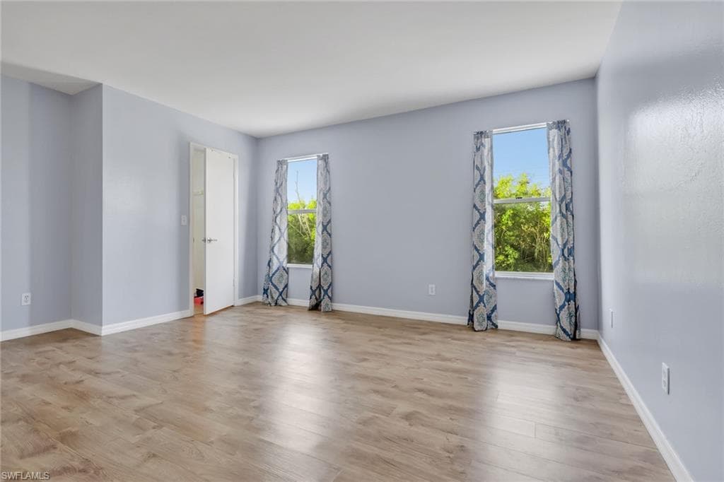 6085 Lake Front DR-11