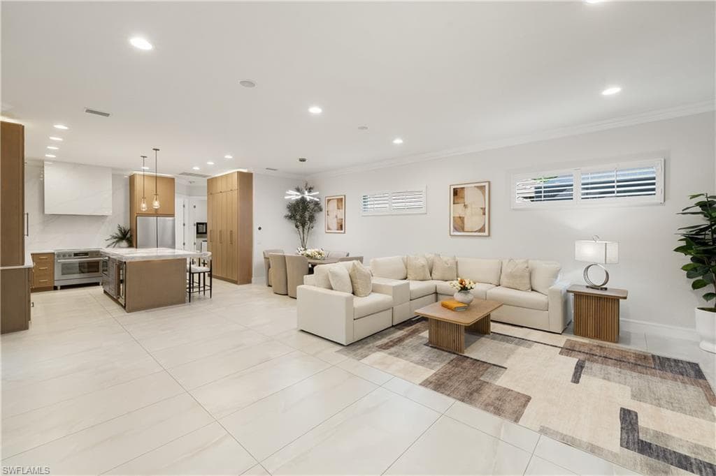 9798 Rocky Bank DR-10