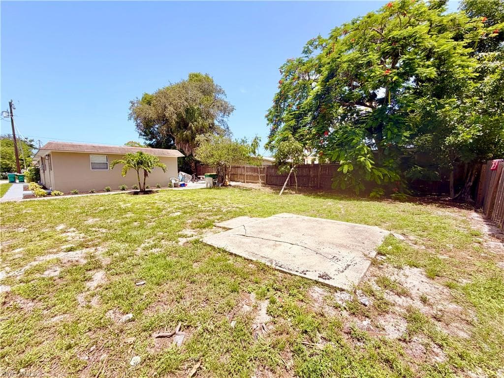 2485 Bayside ST-23