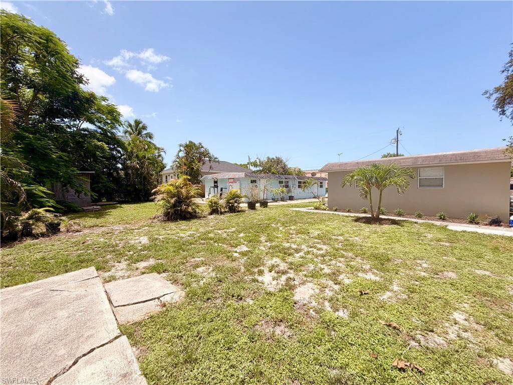 2485 Bayside ST-22