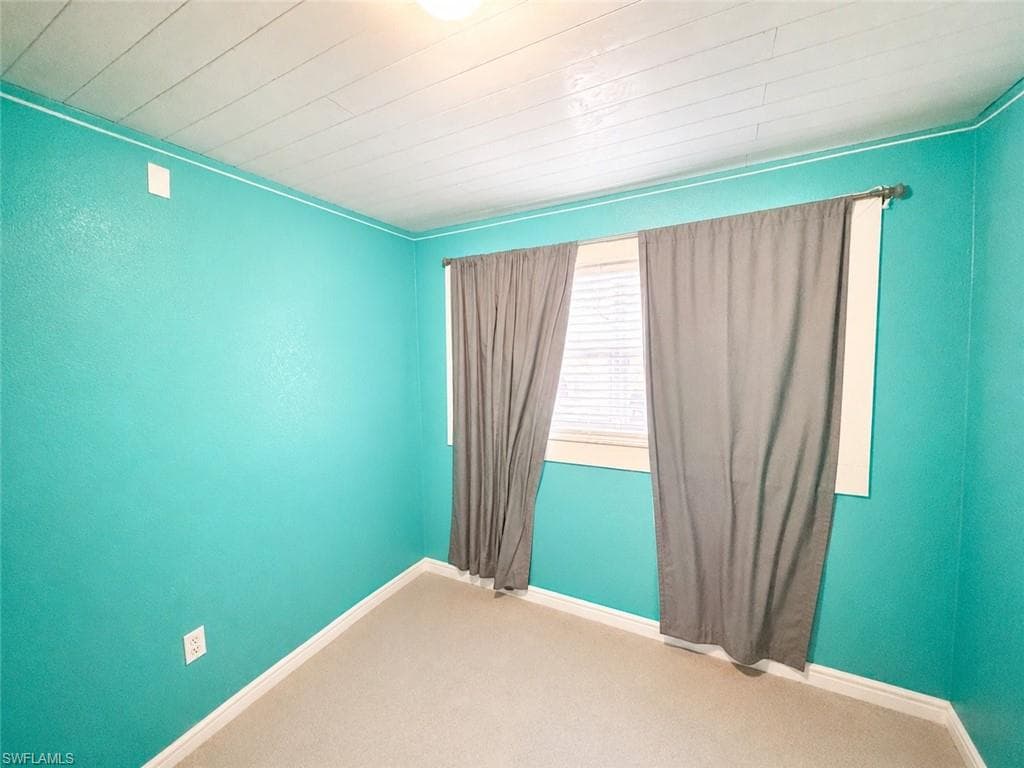 2485 Bayside ST-18