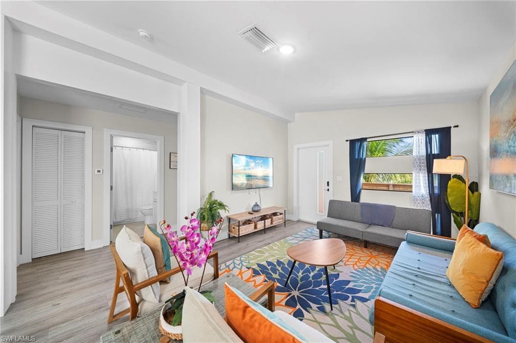 3260 Woodside AVE-7