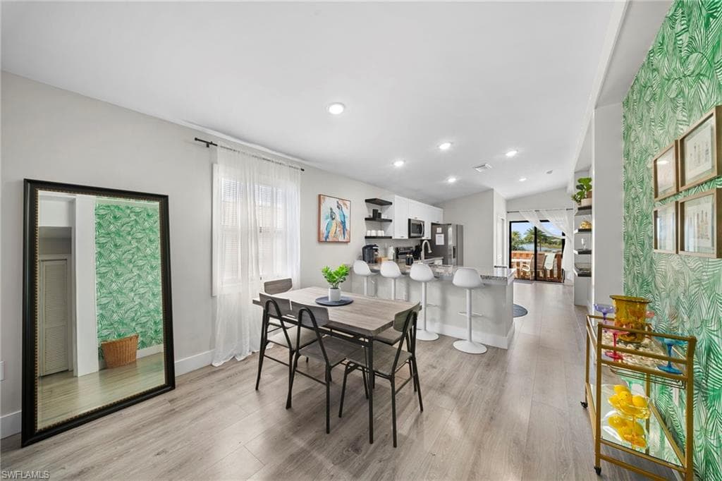 3260 Woodside AVE-8