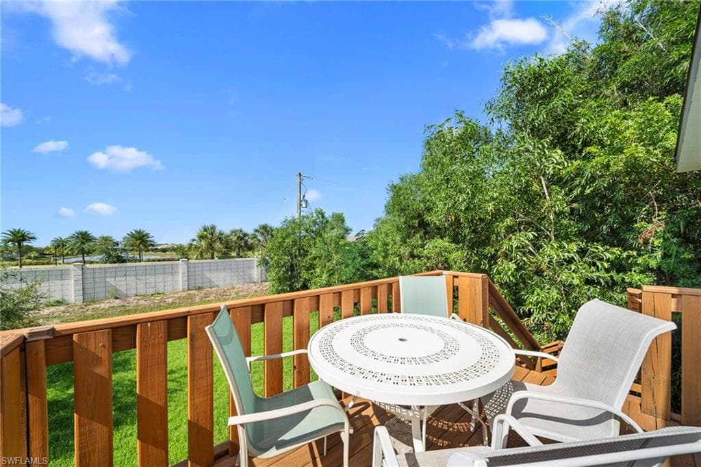 3260 Woodside AVE-25