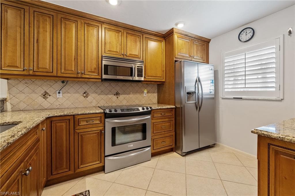 7008 Foxfire DR-6