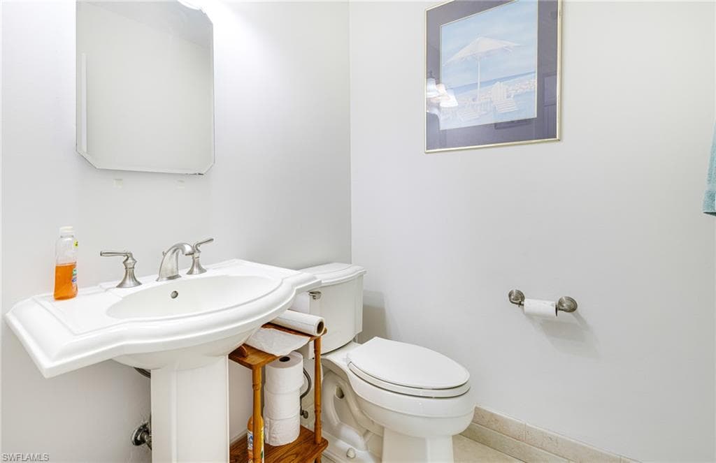 7008 Foxfire DR-32