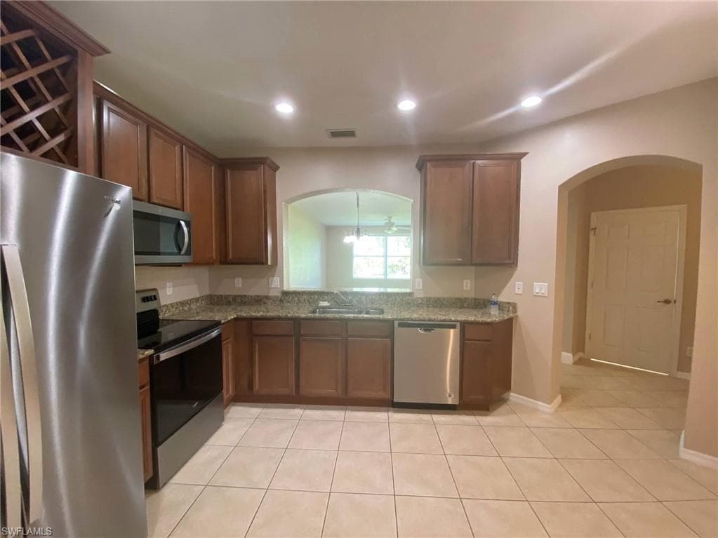 9528 Brookville CT-3