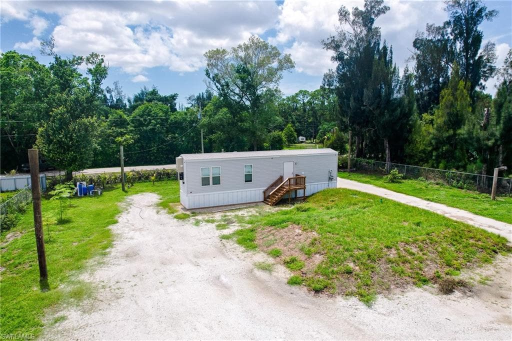7905 Bogart DR-9